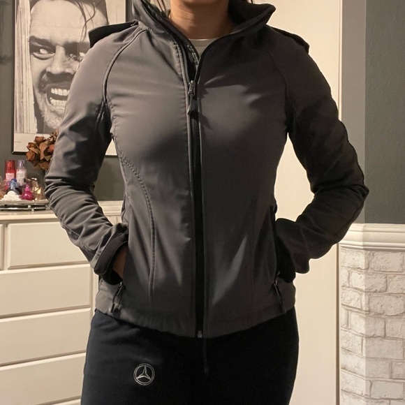 Xersion Weather proof / water proof jacket - Picture 2 of 10